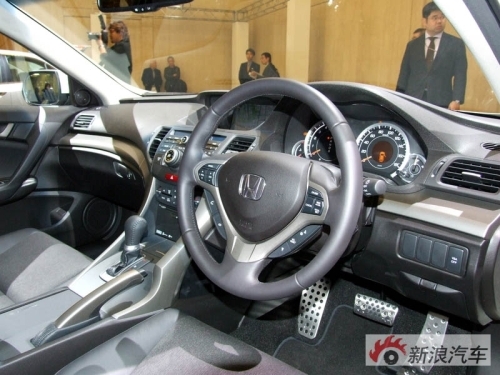 新雅阁2.4L轿车版以及旅行车日本上市 