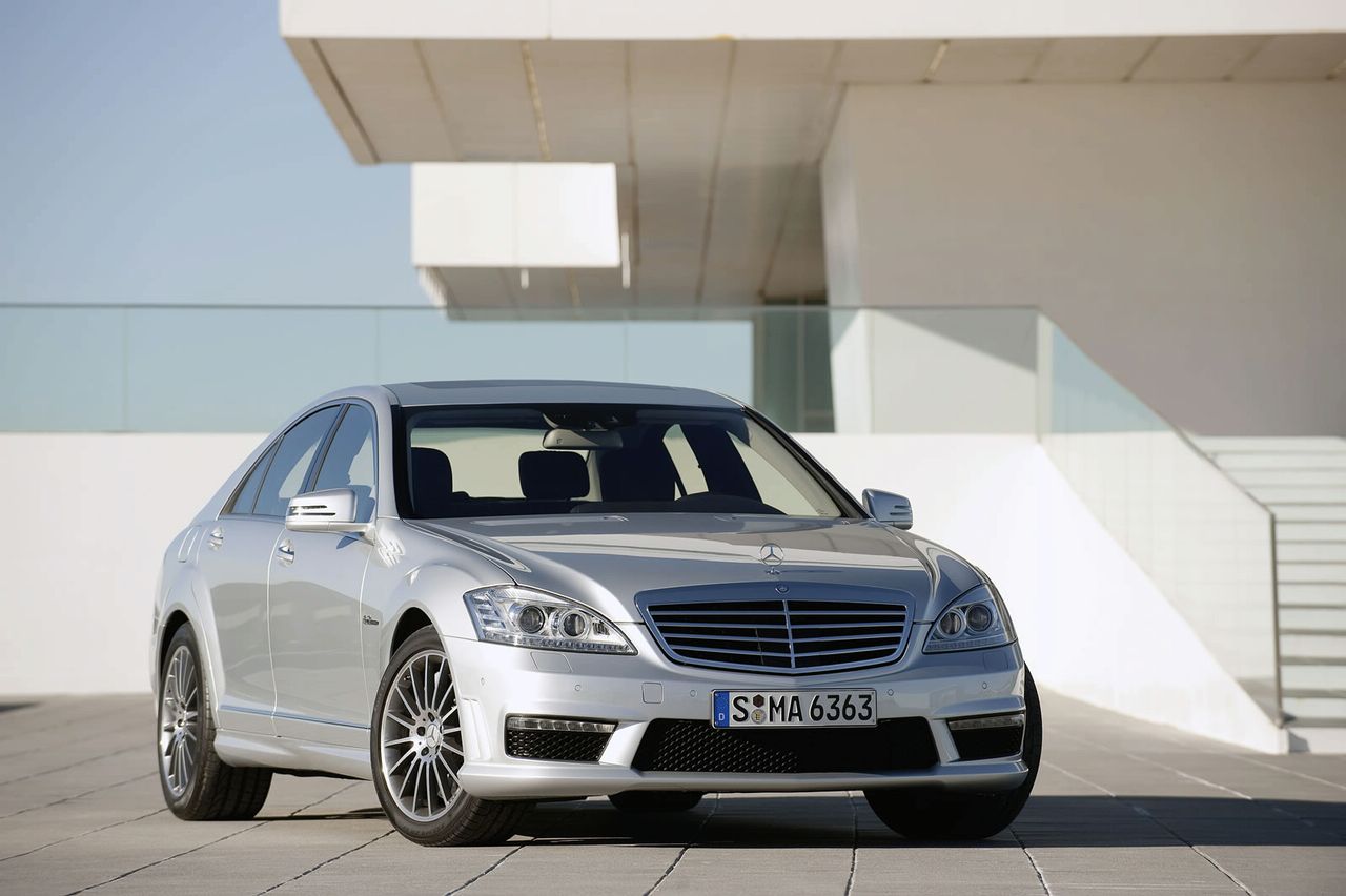 2010款奔驰s63,2010款奔驰s600 图:约合110万 2010款奔驰s63/s65售价公布