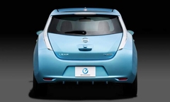 约合20.5万元 日产首款电动车LEAF发布