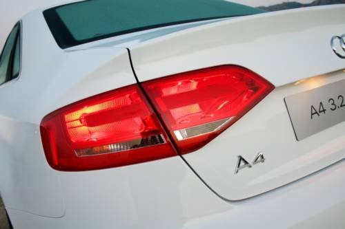 旭日初升 意大利萨丁尼亚体验Audi新A4 