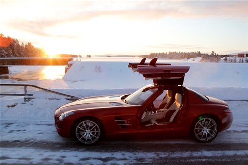 ŷ ѩԼ2011SLS AMG