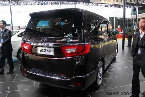 2013上海车展 江淮瑞风M6正式登台亮相