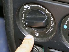 该开空调了  如何正确清洁车内空调