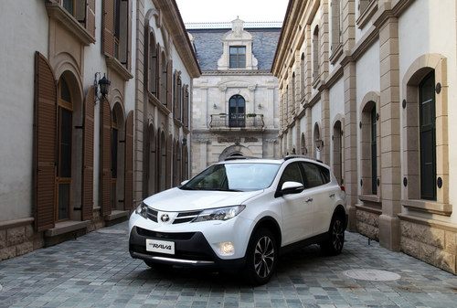 ȫRAV4^lԇ{