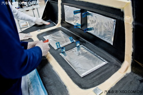 电池夹在车门中 沃尔沃新电池技术发布