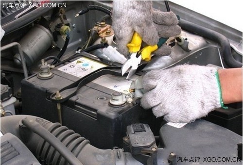冬季车辆难启动 电瓶保养要注意