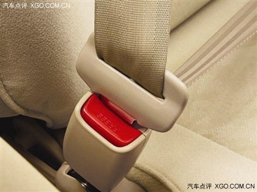 汽车安全带的正确使用方法