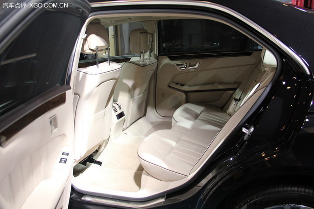 奔驰E级十五款新车上市 售42.9-79.8万 