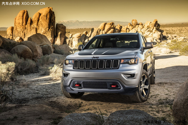 纽约车展发布 Jeep大切Trailhawk官图
