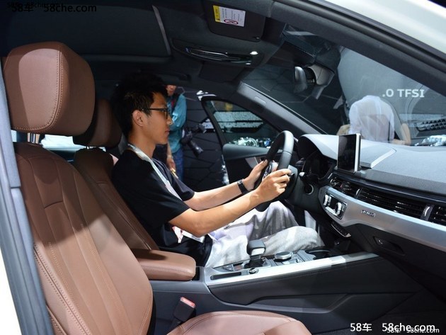 2016北京车展 全新一代奥迪A4L实拍解析