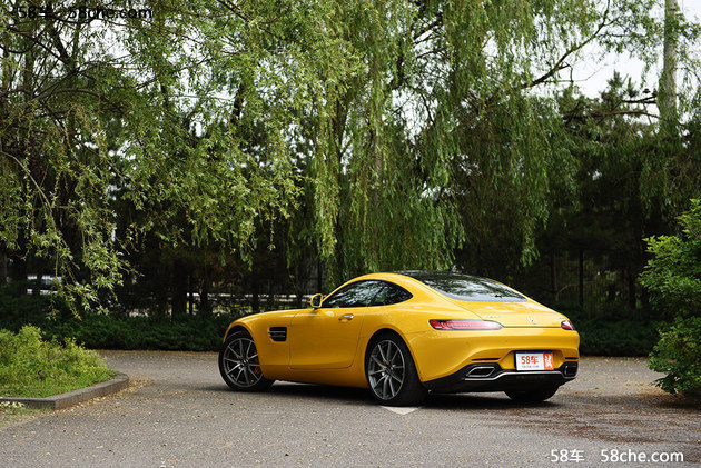 超跑也玩性价比？试驾梅赛德斯-AMG GT S