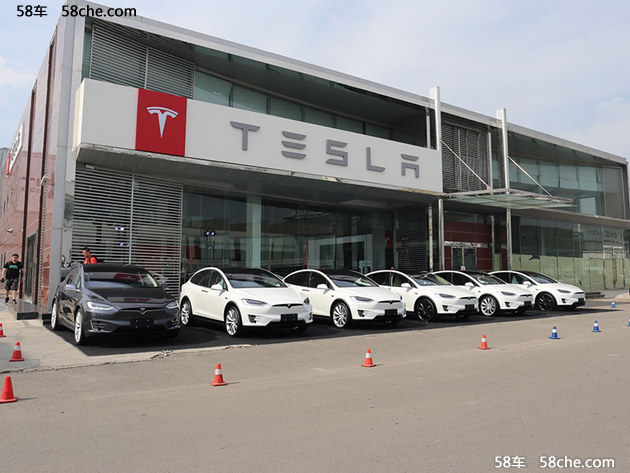 特斯拉Model X在华交付 首批X辆新车