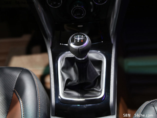 2016成都车展 比亚迪第三代F3正式发布
