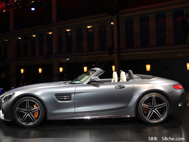 2016巴黎车展：AMG GT Roadster发布