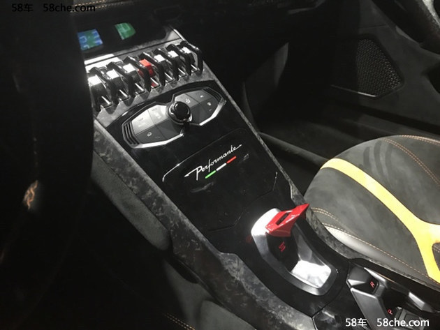 Huracan新车型国内发布 百公里加速2.9秒