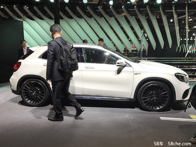 2017上海车展 AMG GLA45 4MATIC新款亮相