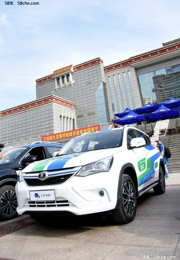 第四届-环湖电动汽车挑战赛在青海举行