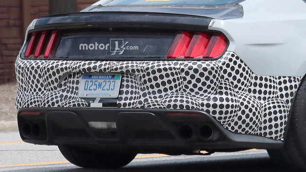 全新Mustang Shelby GT500路试谍照亮相