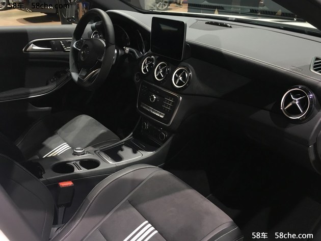 奔驰2款极地限量版上市 售31.55/30.55万