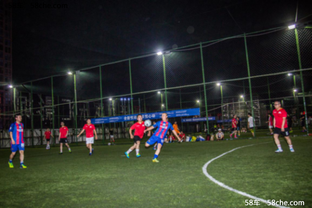 北京现代杯武汉首届足球联赛火热开启