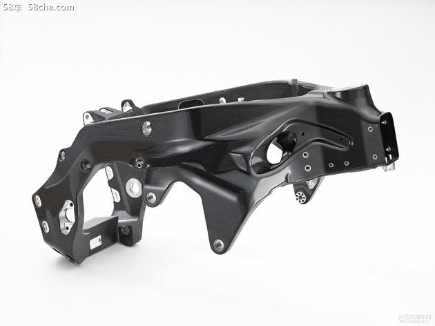 采用全碳纤车架 宝马HP4 RACE明日发布