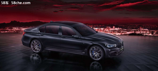 BMW 7系黑焰版闪耀眼眸 创新历史标杆