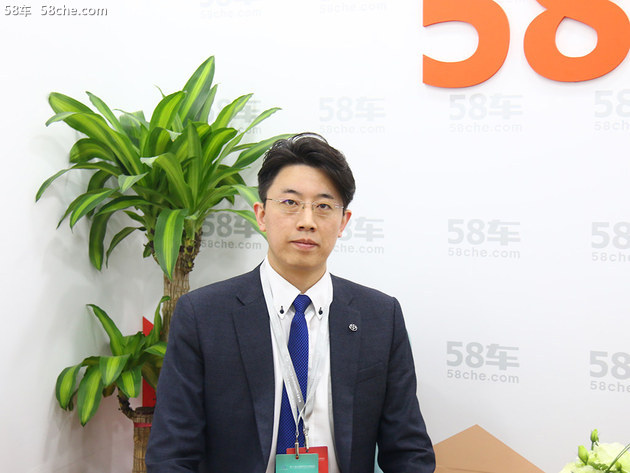 上海车展 访华晨中华销售副总经理丁侃
