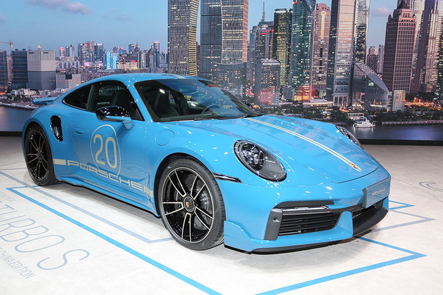 在正在进行的2021上海国际车展上,保时捷发布了全新保时捷911 turbo s