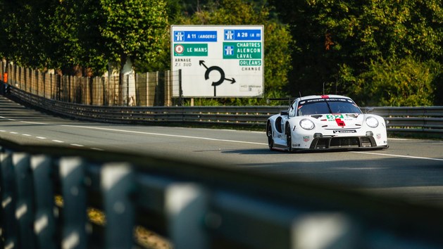 保时捷911 RSR成功登上勒芒24小时耐力赛领奖台