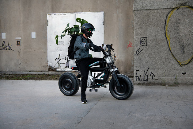 BMW Motorrad CE 02ȫ׷򽫿ȫµ綯Ħгϸг
