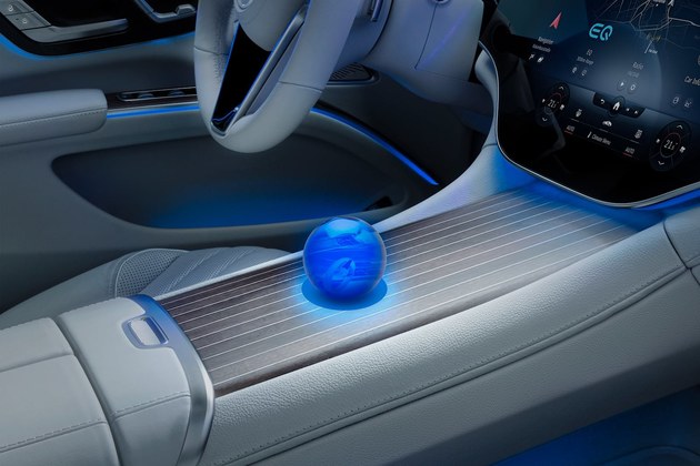 梅赛德斯奔驰发明浮动水晶球 用于信息娱乐系统控制