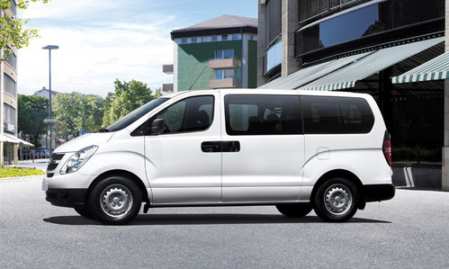 空间表现很突出 现代MPV辉翼配置解析