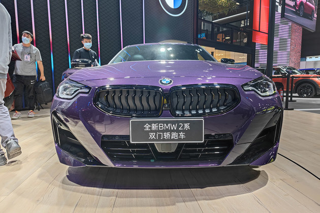 2021广州车展：售价29.98万，宝马2系双门轿跑实拍