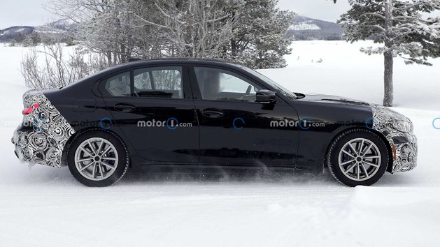 中期改款BMW 3系路试谍照曝光 采用全新细节和内饰设计