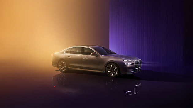 创新颠覆想象 最强7系BMW i7全球首发