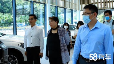 携考察团领导一行到访佳鸿名车考察交流,佳鸿名车董事局主席邱萍女士