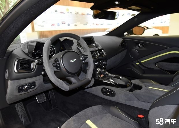V8 Vantage售价175.8万起 欢迎试乘试驾