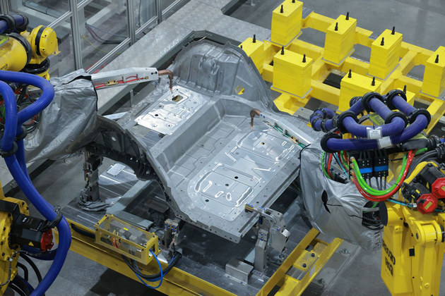 高质量与高智能并行 探秘问界M9赛力斯汽车超级工厂