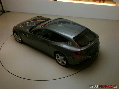 四驱旅行车 法拉利发布全新Four概念车