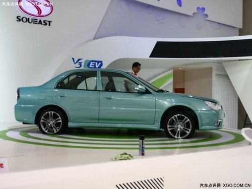 2011上海车展 东南V3菱悦EV版正式亮相