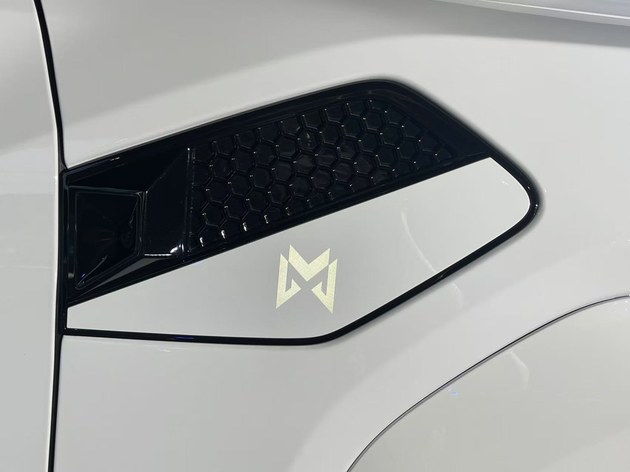 含“华”量最高的越野车来了！猛士M817预售32.99万起