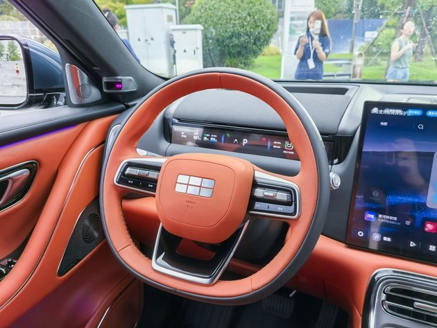 吉利银河M9上市 限时指导价17.38万元起