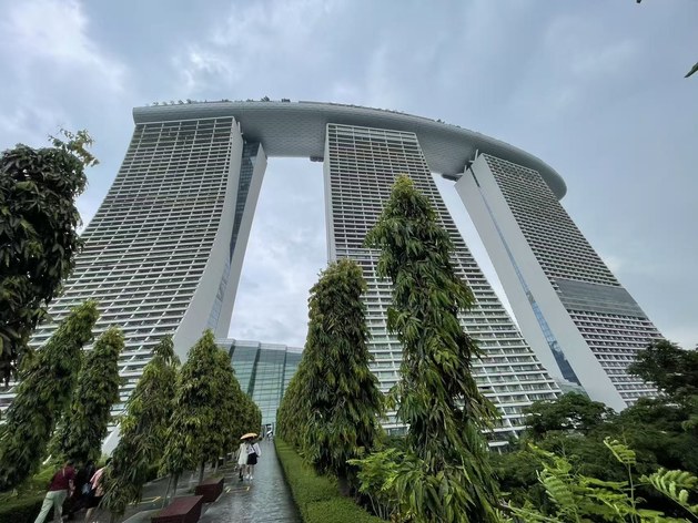 中国无人巴士闯关新加坡:一场自动驾驶的“资格认证”与“标准输出”