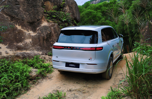 这才是豪华旗舰SUV该有的样子—试驾岚图泰山