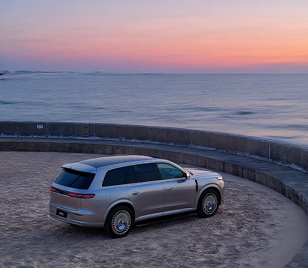 这才是豪华旗舰SUV该有的样子—试驾岚图泰山