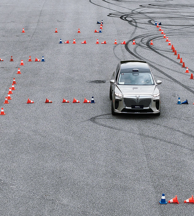 这才是豪华旗舰SUV该有的样子—试驾岚图泰山