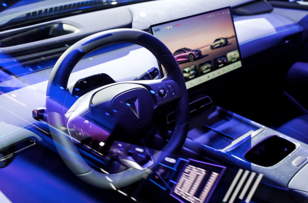 13.49万起 百万超跑驾控深蓝L06上市