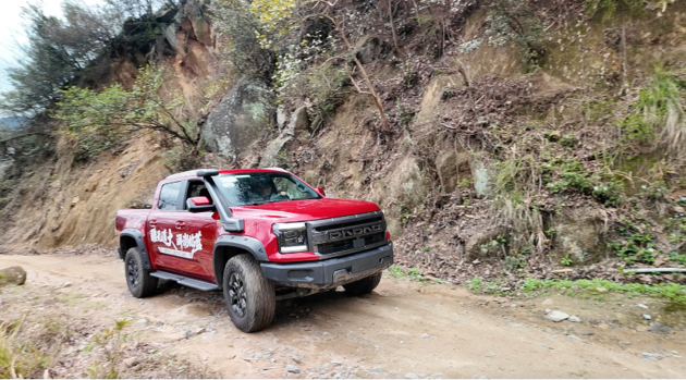 蓝焰动力强劲输出 试驾全新江铃大道敢探者