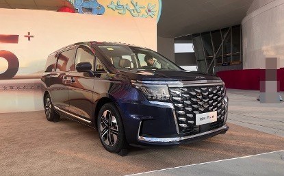 MPV市场新破局者？ 江淮瑞风RF8悦享系列上市17.69万起！