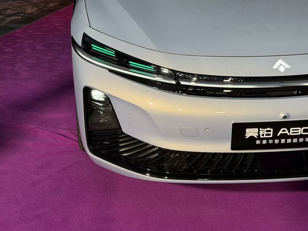 限时置换补贴价16.48万元 昊铂A800正式上市